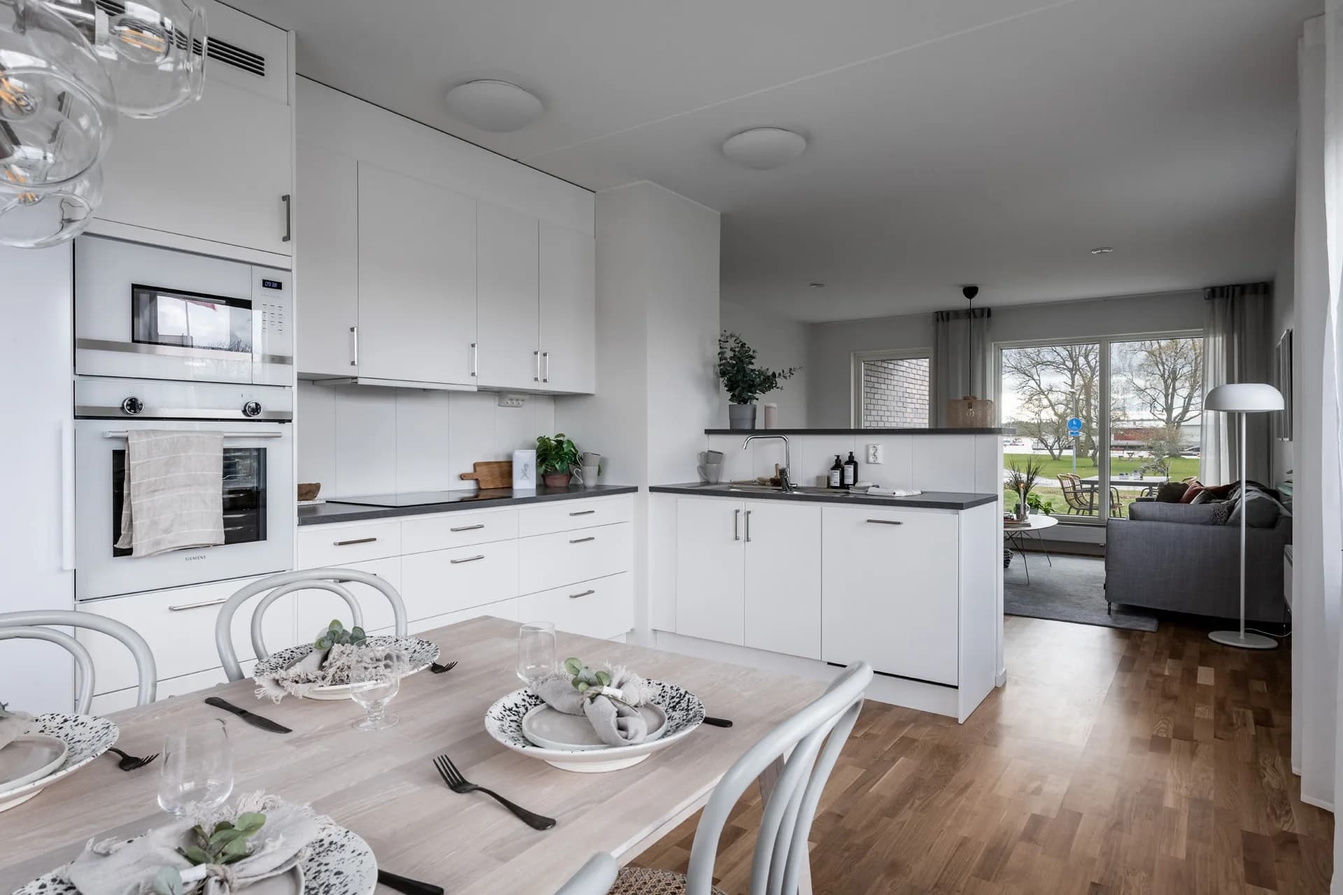 Kappseglaren — bostadsrättsföreningen — Golvavjämning, parkett, plattsättning i Norrtälje